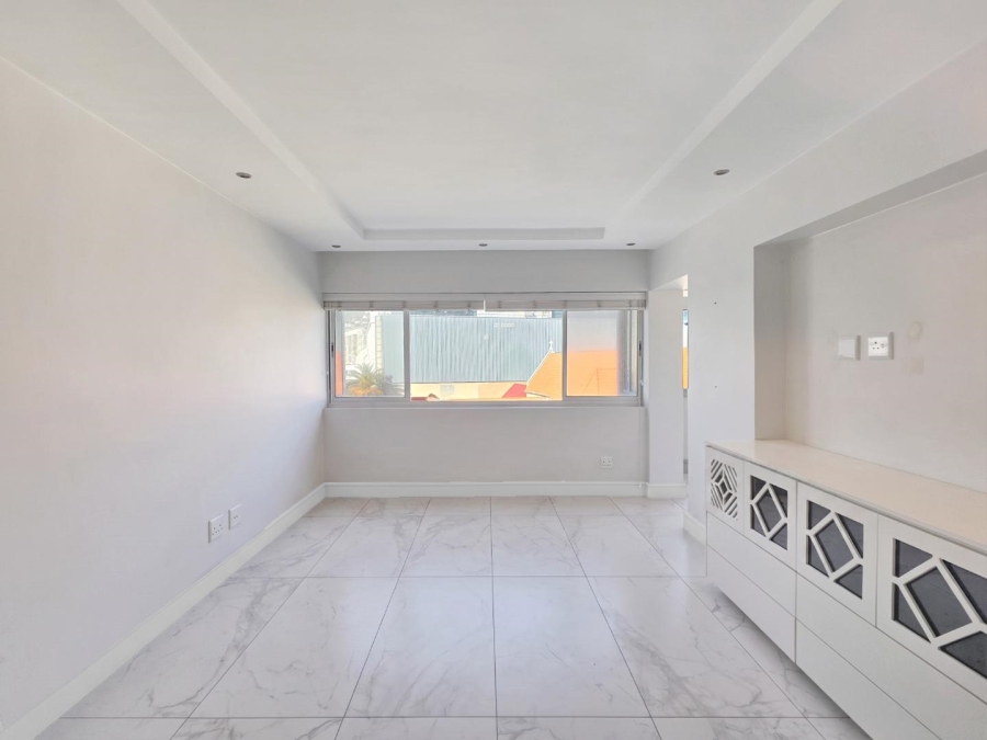 To Let 1 Bedroom Property for Rent in Sea Point Western Cape